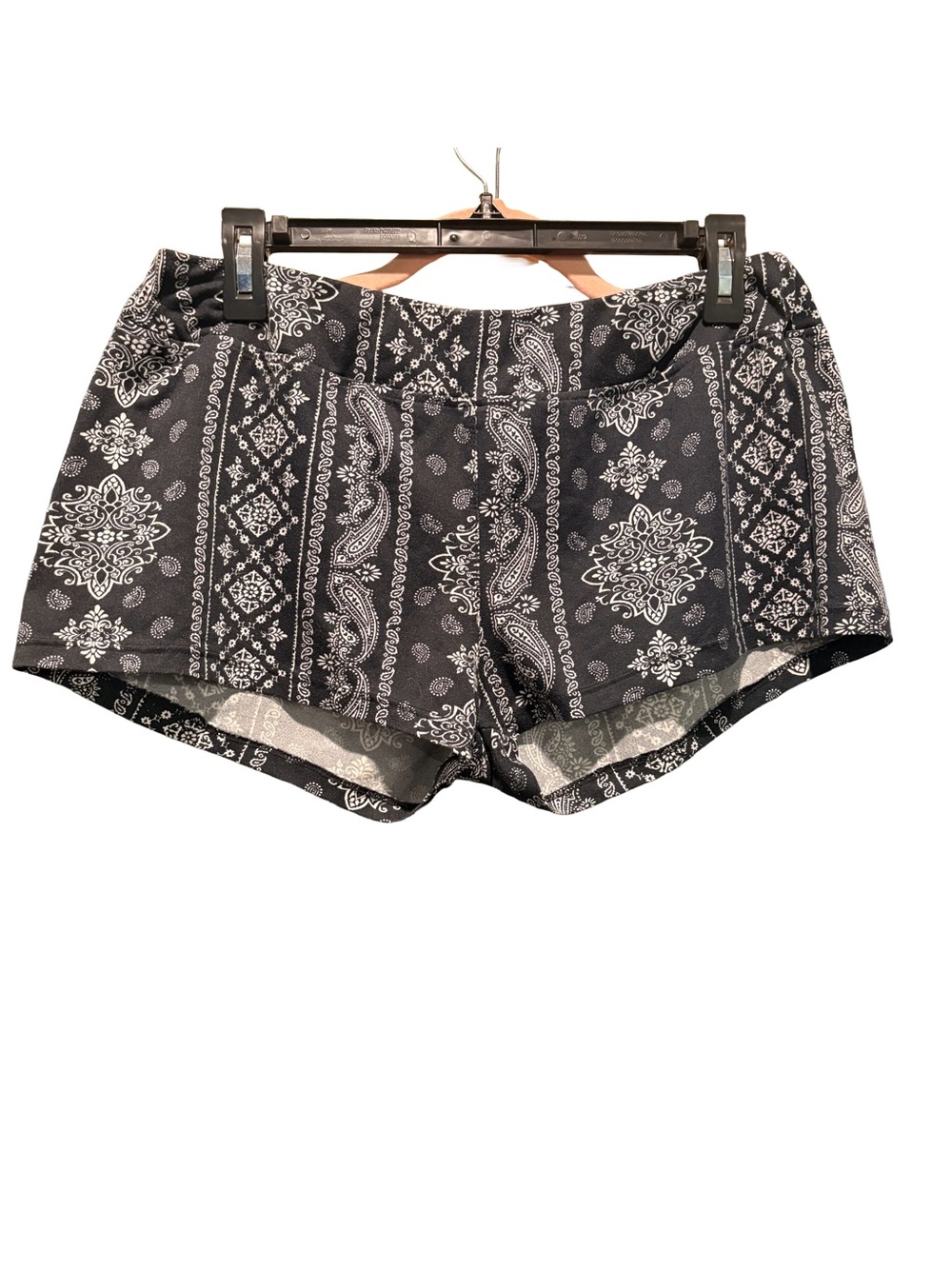 eye candy Black and White Paisley Print Lounge Shorts
